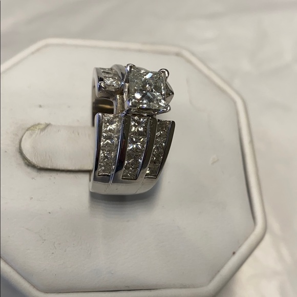 18K Gold Diamonds Bridal Set - Picture 4 of 8